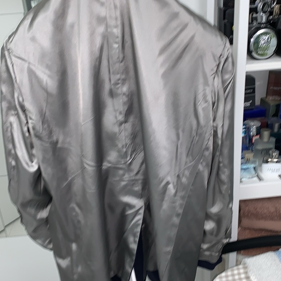 Burberry’s Size 48 L US Blazer in Navy Blue and Gold Buttons. - Picture 9 of 16